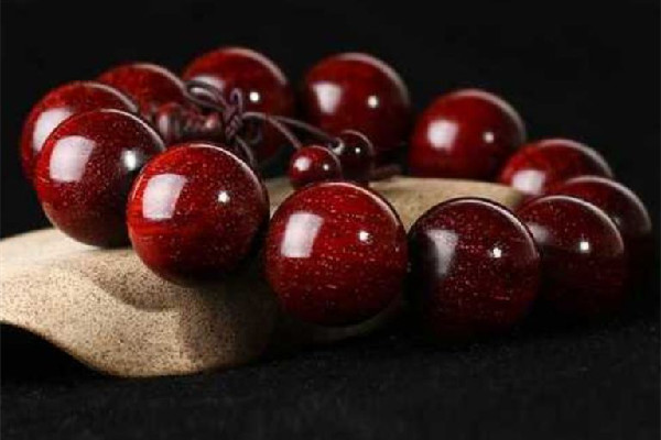 小葉紫檀手串有金星的好還是沒金星的好 小葉紫檀手串有品質(zhì)等級嗎 小葉紫檀手串有金星的好還是沒金星的好 小葉紫檀手串有品質(zhì)等級嗎