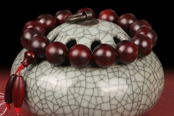 小葉紫檀手串不包漿怎么辦 小葉紫檀手串要密封放起來嗎 小葉紫檀手串不包漿怎么辦 小葉紫檀手串要密封放起來嗎