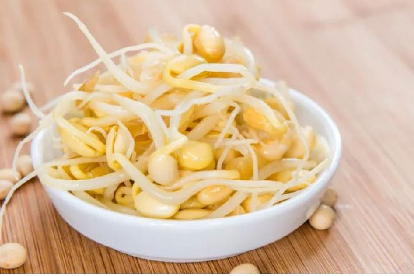 攤販在小便池接水泡發(fā)豆芽 豆芽制作方法 攤販在小便池接水泡發(fā)豆芽 豆芽制作方法