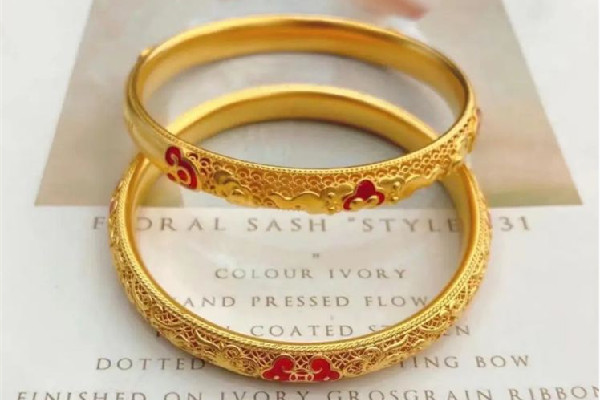 黃金手鐲多少錢一克現(xiàn)在 黃金手鐲買哪個(gè)品牌好