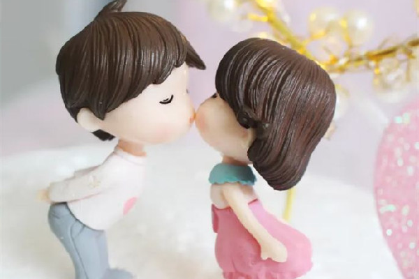 異地戀接吻神器你會(huì)買嗎 接吻代表什么 異地戀接吻神器你會(huì)買嗎 接吻代表什么