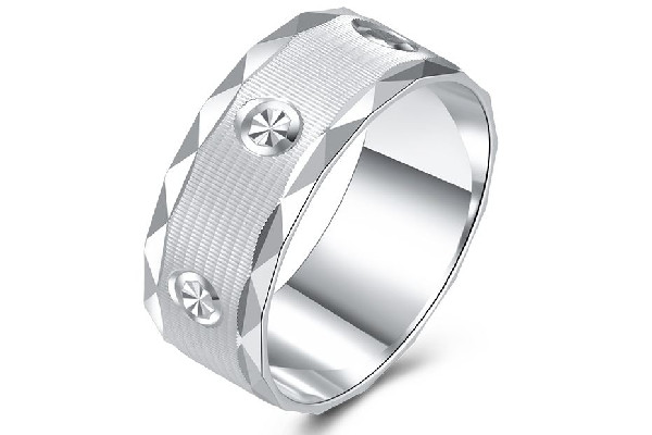 白金戒指多少錢(qián)一個(gè) 白金戒指是按克賣(mài)嗎 白金戒指多少錢(qián)一個(gè) 白金戒指是按克賣(mài)嗎