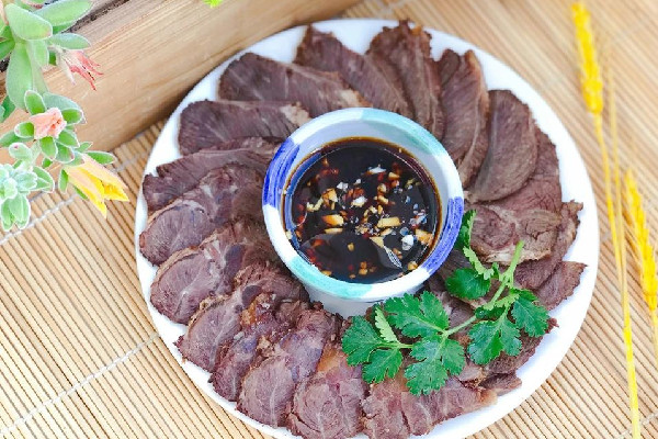 醬牛肉有綠色熒光是怎么回事 醬牛肉發(fā)綠光還能吃嗎 醬牛肉有綠色熒光是怎么回事 醬牛肉發(fā)綠光還能吃嗎