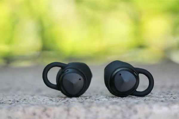 藍(lán)牙耳機(jī)一個(gè)響一個(gè)不響怎么辦 藍(lán)牙耳機(jī)聲音延遲怎么解決 藍(lán)牙耳機(jī)一個(gè)響一個(gè)不響怎么辦 藍(lán)牙耳機(jī)聲音延遲怎么解決