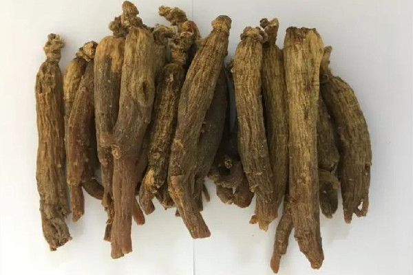 紅參和什么搭配補(bǔ)氣補(bǔ)血效果好 紅參可以和枸杞一起泡水喝嗎 紅參和什么搭配補(bǔ)氣補(bǔ)血效果好 紅參可以和枸杞一起泡水喝嗎