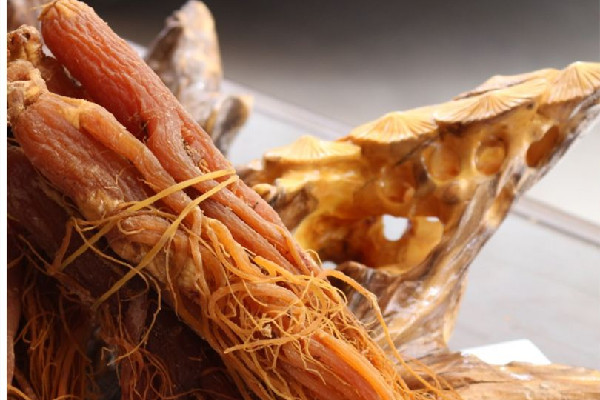 紅參和什么搭配補(bǔ)氣補(bǔ)血效果好 紅參可以和枸杞一起泡水喝嗎 紅參和什么搭配補(bǔ)氣補(bǔ)血效果好 紅參可以和枸杞一起泡水喝嗎