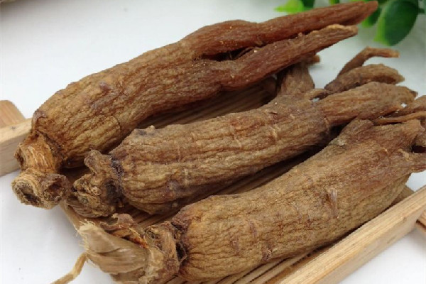 紅參泡酒的比例是多少 紅參泡酒搭配什么藥材好 紅參泡酒的比例是多少 紅參泡酒搭配什么藥材好