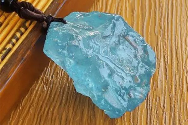 海藍寶石產地主要有哪些 海藍寶石什么樣的好 海藍寶石產地主要有哪些 海藍寶石什么樣的好