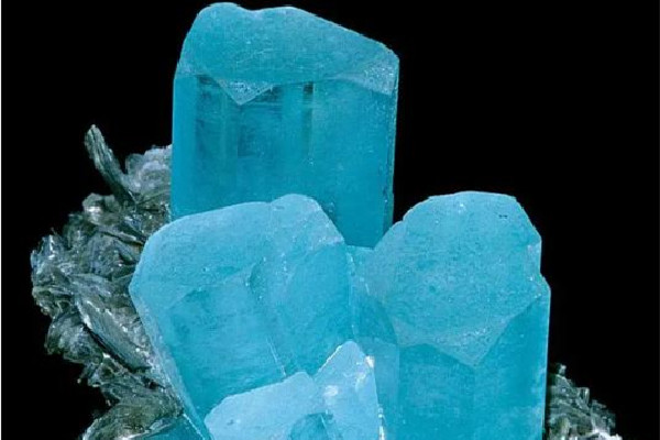 海藍寶石產地主要有哪些 海藍寶石什么樣的好 海藍寶石產地主要有哪些 海藍寶石什么樣的好