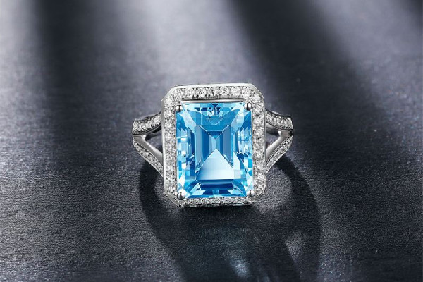 海藍(lán)寶石有輻射嗎 海藍(lán)寶石適合做什么配飾 海藍(lán)寶石有輻射嗎 海藍(lán)寶石適合做什么配飾