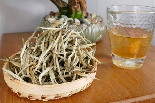 老白茶喝多了會上火嗎 老白茶喝多了會產(chǎn)生啥后果 老白茶喝多了會上火嗎 老白茶喝多了會產(chǎn)生啥后果