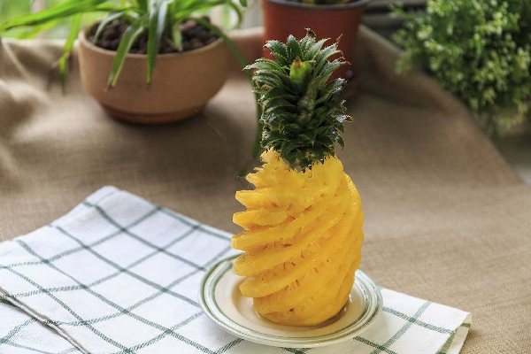 菠蘿吃多了導(dǎo)致嘴角開裂怎么辦 菠蘿吃多了怎么緩解舌頭 菠蘿吃多了導(dǎo)致嘴角開裂怎么辦 菠蘿吃多了怎么緩解舌頭