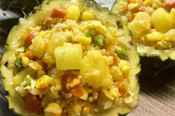 菠蘿飯的菠蘿怎么挖 菠蘿飯可以用鳳梨代替嗎 菠蘿飯的菠蘿怎么挖 菠蘿飯可以用鳳梨代替嗎