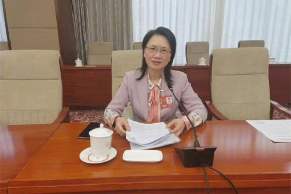 代表稱不要隨意給未婚女性扣帽子 女性結(jié)婚要注意的問題 代表稱不要隨意給未婚女性扣帽子 女性結(jié)婚要注意的問題