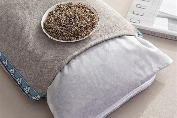 蕎麥枕頭的功效和作用 蕎麥枕頭可以治療頸椎病嗎 蕎麥枕頭的功效和作用 蕎麥枕頭可以治療頸椎病嗎