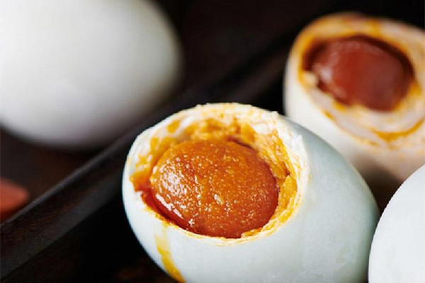 臺(tái)灣鴨蛋價(jià)格創(chuàng)歷史新高 鴨蛋和雞蛋誰(shuí)的營(yíng)養(yǎng)價(jià)值高 臺(tái)灣鴨蛋價(jià)格創(chuàng)歷史新高 鴨蛋和雞蛋誰(shuí)的營(yíng)養(yǎng)價(jià)值高