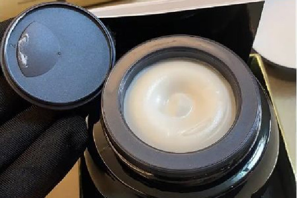 赫蓮娜面霜和海藍之謎面霜哪個好用 赫蓮娜面霜和科顏氏面霜哪個好 赫蓮娜面霜和海藍之謎面霜哪個好用 赫蓮娜面霜和科顏氏面霜哪個好