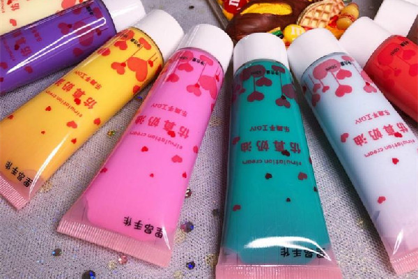 奶油膠適合什么材質的手機殼 奶油膠會發(fā)黃嗎