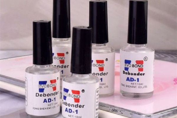 美甲膠水的用法 美甲膠水有毒嗎 美甲膠水的用法 美甲膠水有毒嗎