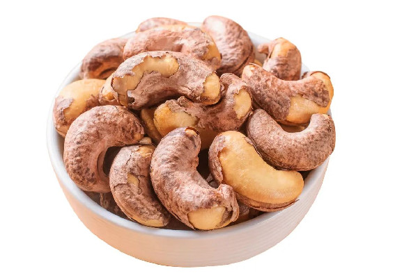 腰果可以帶皮一起吃嗎 腰果怎么吃最有營養(yǎng) 腰果可以帶皮一起吃嗎 腰果怎么吃最有營養(yǎng)