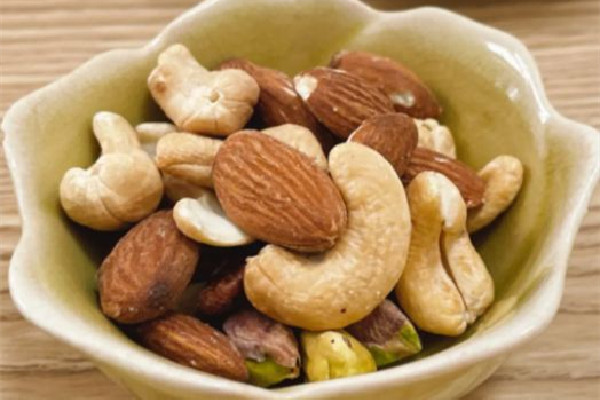 腰果的功效和作用 腰果可以補(bǔ)腎壯陽(yáng)嗎 腰果的功效和作用 腰果可以補(bǔ)腎壯陽(yáng)嗎