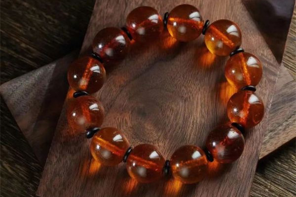 琥珀手串價格一般多少 琥珀手串有收藏價值嗎 琥珀手串價格一般多少 琥珀手串有收藏價值嗎