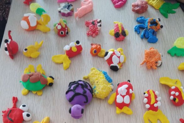 橡皮泥變硬了怎么變軟 橡皮泥為什么會(huì)變硬 橡皮泥變硬了怎么變軟 橡皮泥為什么會(huì)變硬