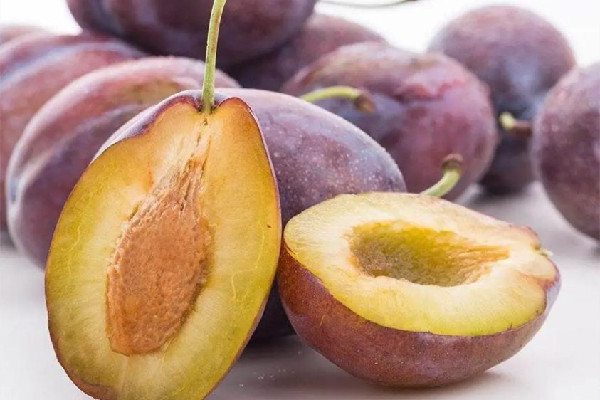 西梅有維生素c嗎 西梅可以補充什么營養(yǎng) 西梅有維生素c嗎 西梅可以補充什么營養(yǎng)