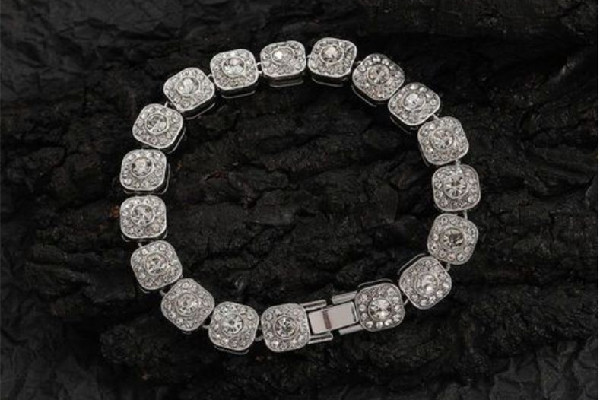 合金手鏈氧化了怎么處理 合金手鏈可以用酒精擦嗎 合金手鏈氧化了怎么處理 合金手鏈可以用酒精擦嗎