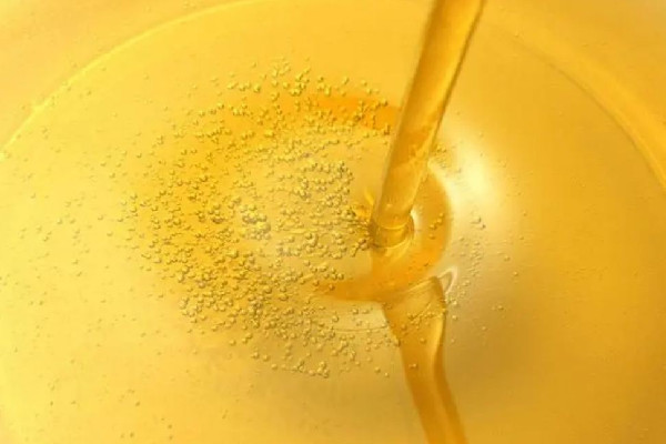 玉米油和花生油哪個更健康 玉米油適合什么人群吃 玉米油和花生油哪個更健康 玉米油適合什么人群吃