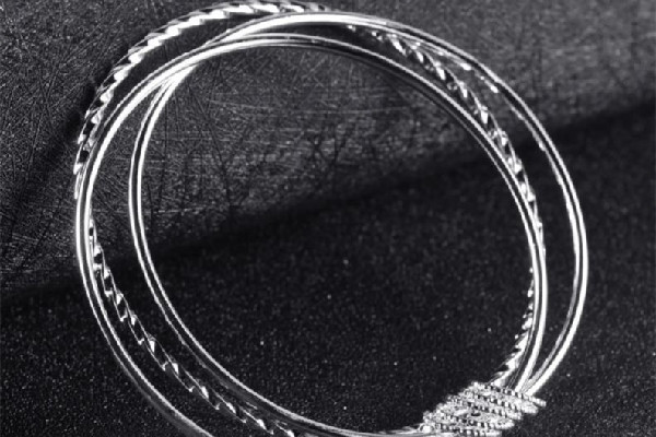 純銀手鏈怎么辨別真假 純銀手鏈和鐲子哪個好 純銀手鏈怎么辨別真假 純銀手鏈和鐲子哪個好