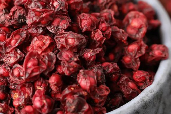 五味子一次用多少克 五味子泡水喝的正確方法 五味子一次用多少克 五味子泡水喝的正確方法