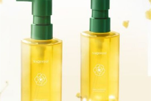 卸妝油用完后為什么臉油油的 卸妝油用完眼睛模糊正常嗎 卸妝油用完后為什么臉油油的 卸妝油用完眼睛模糊正常嗎