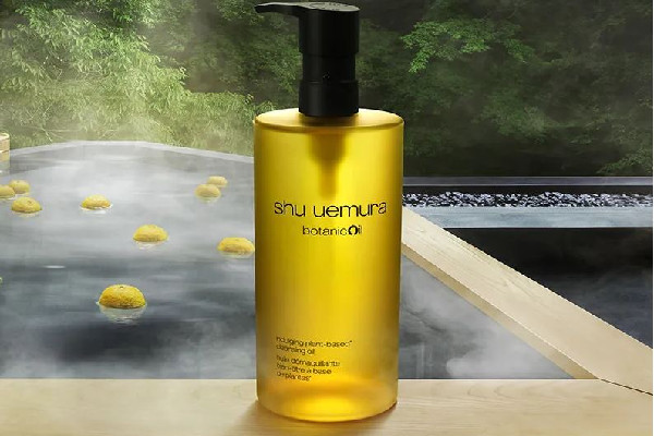 卸妝油對(duì)皮膚有刺激嗎 卸妝油對(duì)皮膚有什么傷害 卸妝油對(duì)皮膚有刺激嗎 卸妝油對(duì)皮膚有什么傷害