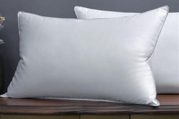 羽絨枕頭有味怎么處理 羽絨枕頭有鴨腥味是怎么回事 羽絨枕頭有味怎么處理 羽絨枕頭有鴨腥味是怎么回事