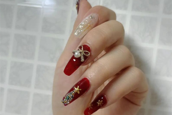 紅色美甲有哪些款式 紅色美甲可以搭配什么顏色 紅色美甲有哪些款式 紅色美甲可以搭配什么顏色