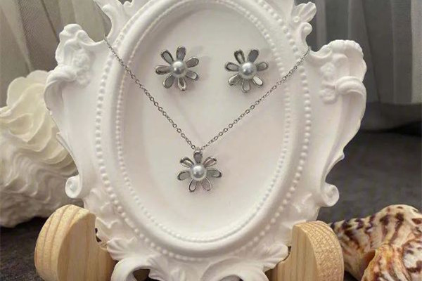 珍珠首飾可以戴著睡覺嗎 珍珠首飾可以碰水嗎 珍珠首飾可以戴著睡覺嗎 珍珠首飾可以碰水嗎