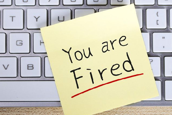 員工稱在家養(yǎng)病卻飛往海南遭解雇 解雇賠償金怎么算 員工稱在家養(yǎng)病卻飛往海南遭解雇 解雇賠償金怎么算