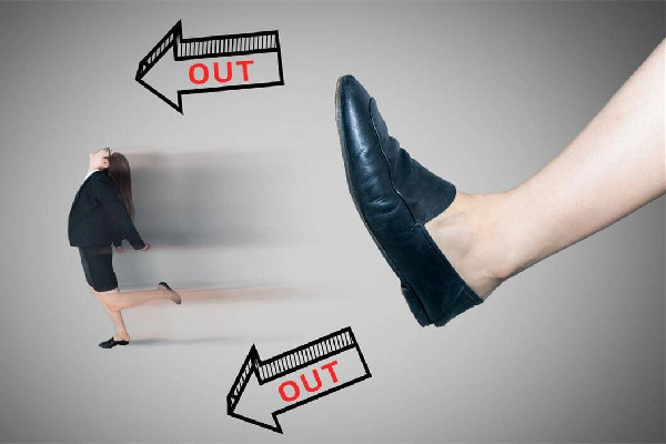 員工稱在家養(yǎng)病卻飛往海南遭解雇 解雇賠償金怎么算 員工稱在家養(yǎng)病卻飛往海南遭解雇 解雇賠償金怎么算