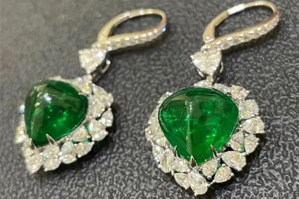 祖母綠有裂紋還值錢嗎 祖母綠有裂紋正常嗎 祖母綠有裂紋還值錢嗎 祖母綠有裂紋正常嗎