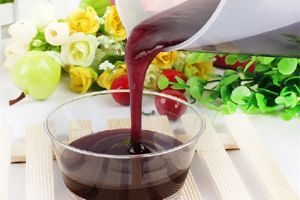 葡萄汁弄在衣服上怎么去掉 葡萄汁可以用洗潔精洗嗎 葡萄汁弄在衣服上怎么去掉 葡萄汁可以用洗潔精洗嗎