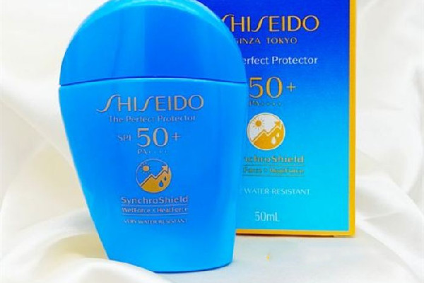 資生堂藍(lán)胖子防曬霜可以用洗面奶洗掉嗎 資生堂藍(lán)胖子防曬霜用什么洗掉 資生堂藍(lán)胖子防曬霜可以用洗面奶洗掉嗎 資生堂藍(lán)胖子防曬霜用什么洗掉