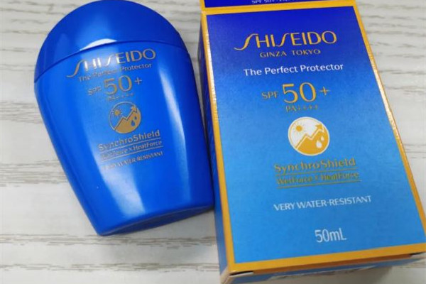 資生堂藍(lán)胖子防曬霜有幾個(gè)版本 資生堂藍(lán)胖子防曬霜有封口嗎 資生堂藍(lán)胖子防曬霜有幾個(gè)版本 資生堂藍(lán)胖子防曬霜有封口嗎