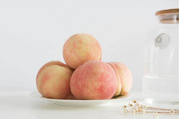 水蜜桃要放軟了才甜嗎 水蜜桃放久了會(huì)變軟嗎 水蜜桃要放軟了才甜嗎 水蜜桃放久了會(huì)變軟嗎