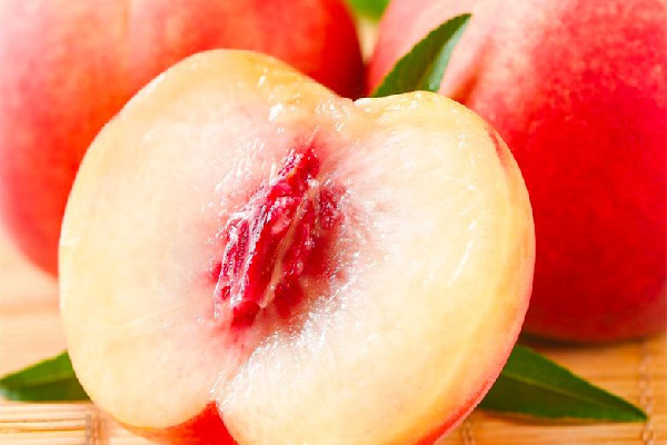 水蜜桃的功效和作用 水蜜桃吃了會上火嗎 水蜜桃的功效和作用 水蜜桃吃了會上火嗎