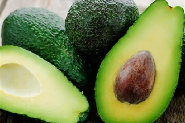 牛油果有黑色絲狀還能吃嗎 牛油果有黑點(diǎn)點(diǎn)是不是壞了 牛油果有黑色絲狀還能吃嗎 牛油果有黑點(diǎn)點(diǎn)是不是壞了