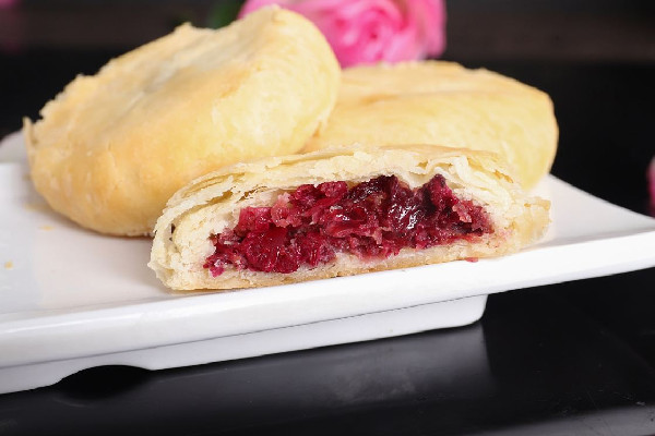 鮮花餅烤箱烤的溫度和時(shí)間 鮮花餅烤時(shí)會(huì)炸裂是什么原因 鮮花餅烤箱烤的溫度和時(shí)間 鮮花餅烤時(shí)會(huì)炸裂是什么原因