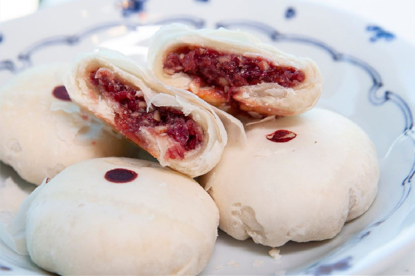 鮮花餅烤箱烤的溫度和時(shí)間 鮮花餅烤時(shí)會(huì)炸裂是什么原因 鮮花餅烤箱烤的溫度和時(shí)間 鮮花餅烤時(shí)會(huì)炸裂是什么原因