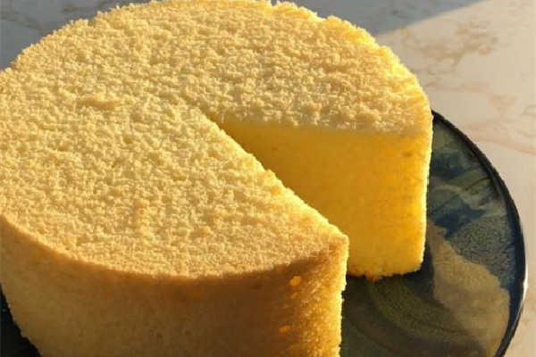 戚風(fēng)蛋糕的配方與制作 戚風(fēng)蛋糕有什么面粉 戚風(fēng)蛋糕的配方與制作 戚風(fēng)蛋糕有什么面粉