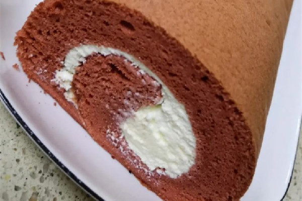 蛋糕卷為什么會(huì)粘皮 蛋糕卷怎么做不會(huì)把表皮粘掉 蛋糕卷為什么會(huì)粘皮 蛋糕卷怎么做不會(huì)把表皮粘掉